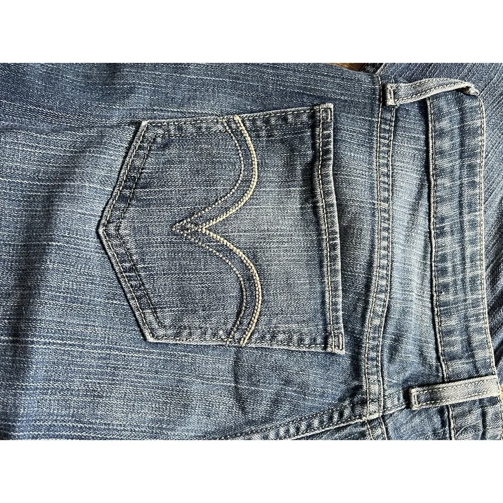 Levi's 518 Jeans Womens Sz 9S Superlow Boot Cut Light Wash Actual Fit (30x27.5)